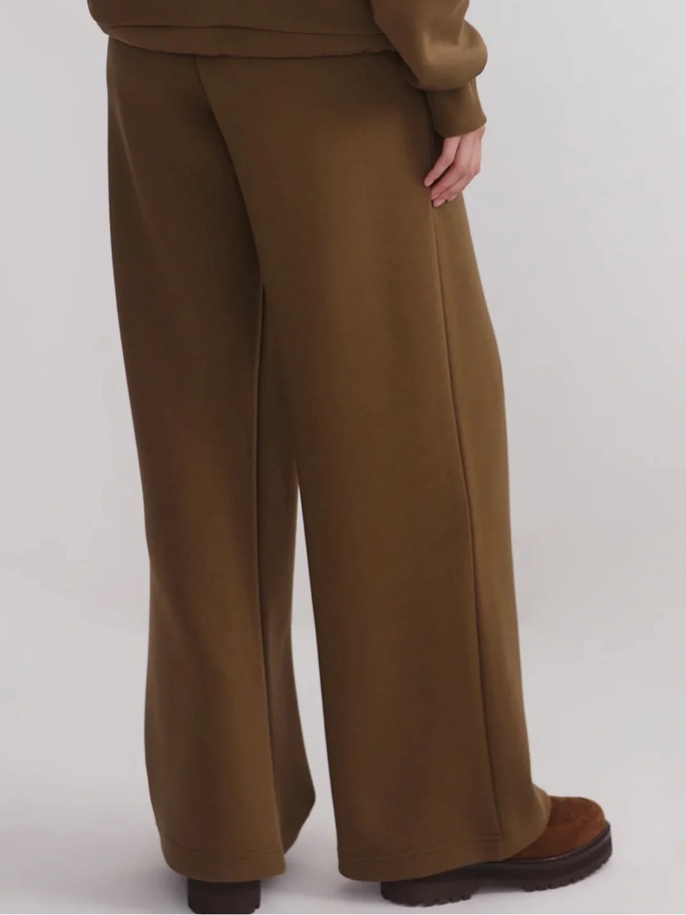 VARLEY
THE EXTRA WIDE PANT 29.5" | MILITARY OLIVE - Picture 3 of 5